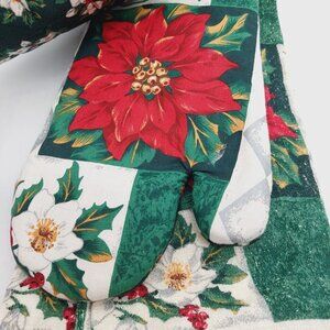 Signature Christmas 5 Piece Kitchen Set 2 Towels & Potholders 1 Mitt Poinsettia